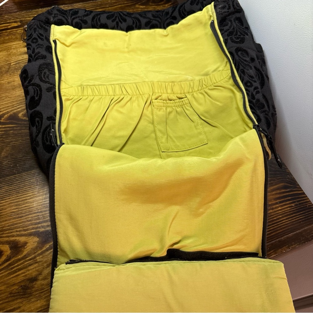Petunia Pickle‎ Bottom Black Diaper Bag - Picture 6 of 8